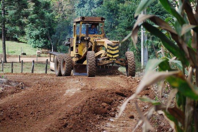 Governo abre 22 frentes de recuperação de estradas para escoar safra