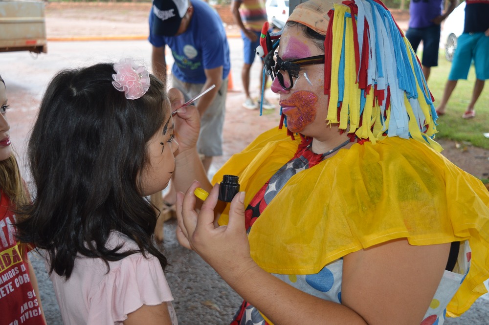 Pintura facial foi uma das atrações do evento / Foto: Moreira Produções