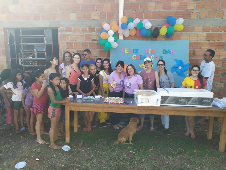 Ações Sociais fizeram centenas de crianças felizes no sábado (12), em Amambai