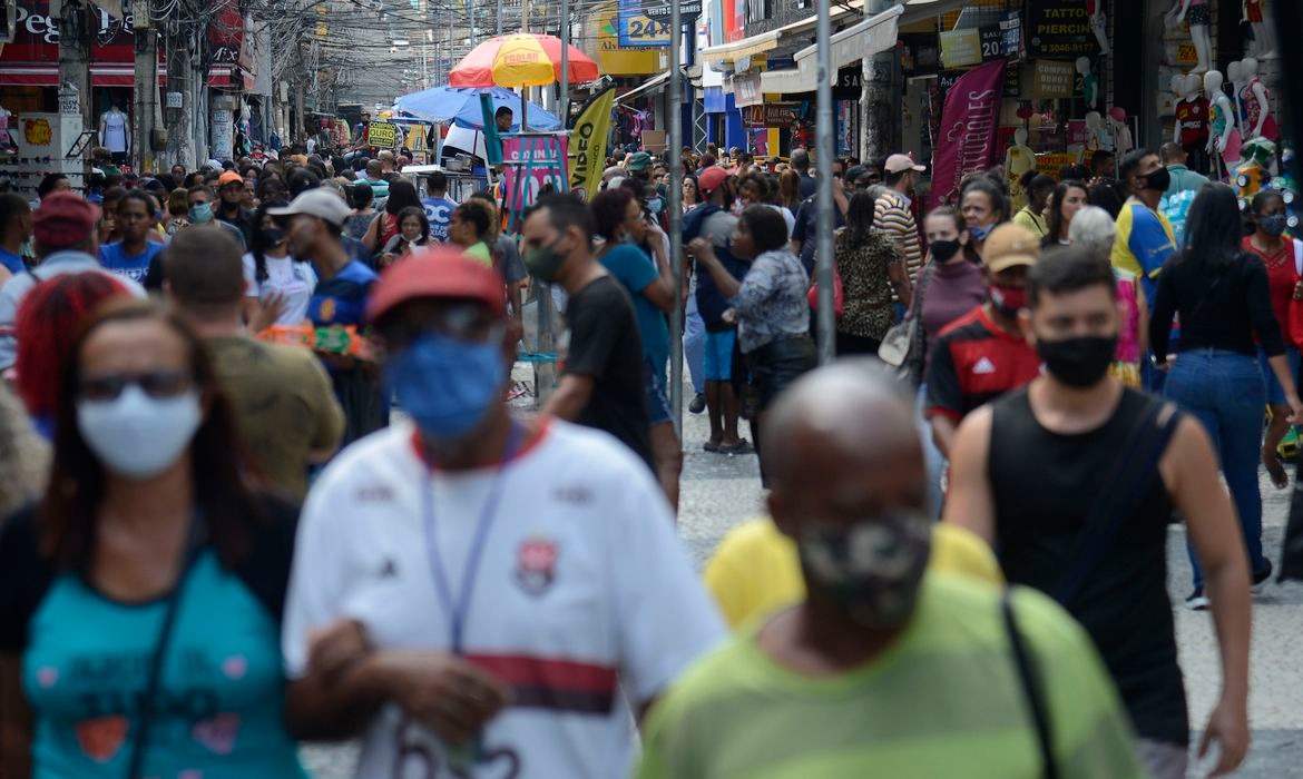 Covid-19: casos sobem para 21,71 milhões e mortes, para 605,1 mil Foto: Agência Brasil