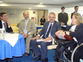 Geraldo reativa Frente Parlamentar Da esquerda para a direita: senador Lindberg Farias e deputados Walter Tosta, Geraldo Resende e Rosinha.