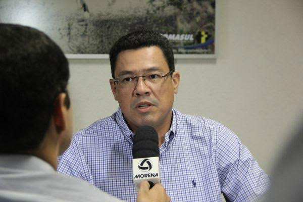 Assomasul orienta prefeito quitar folha e 13º com dinheiro repatriado Prefeito de Anastácio, Douglas Figueiredo (PMDB), tesoureiro da Assomasul.Foto: Divulgação