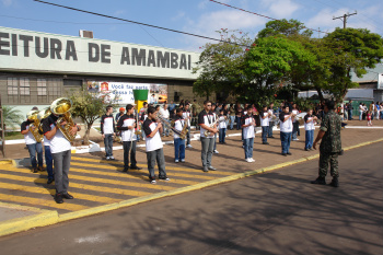 Banda Mirim inicia trabalho em Amambai Banda Mirim durante desfile alusivo a Sete de Setembro em 2010.