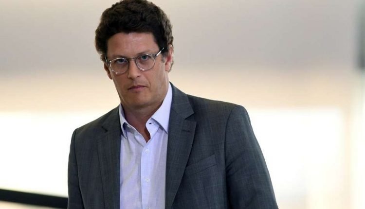 Desembargador manda juiz avaliar afastamento de Salles O ministro do Meio Ambiente, Ricardo Salles, durante a cerimônia em Brasília Foto: Edu Andrade