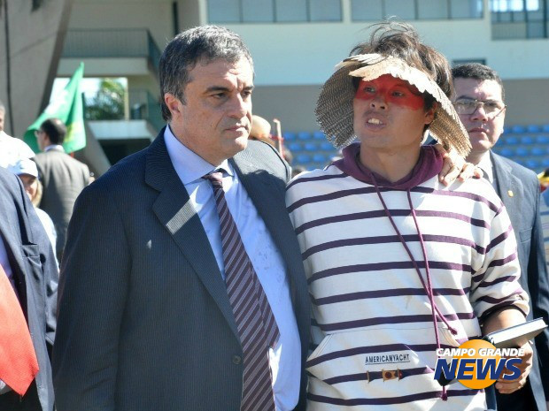Ministro da Justiça vem para fechar acordo entre índios e produtores Governador recebe ministro para continuar negociação sobre os conflitos indígenas (Foto: Divulgação)