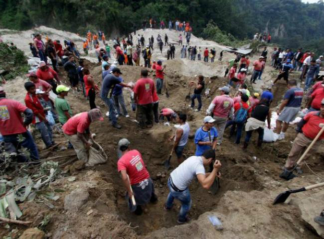 Guatemala diz que deslizamento matou 73 Guatemala diz que deslizamento matou 73