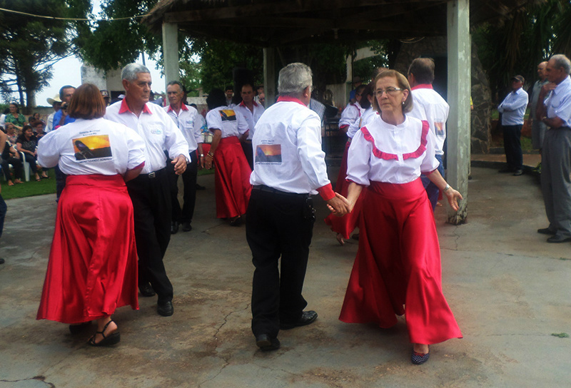 Dia do Idoso é comemorado pelo Conviver de Amambai no Lar Frei Fabiano de Cristo Mais de 200 idosos comemoraram a data nessa sexta-feira (02) / Foto: Decom
