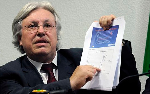 Ildo Sauer: "O governo está entregando o pré-sal sem compreender a sua dimensão" Professor Ildo Sauer diz que é “é difícil compreender” o que move o governo atual e sua ala militar / Gabriela Korossy | Câmara dos Deputados