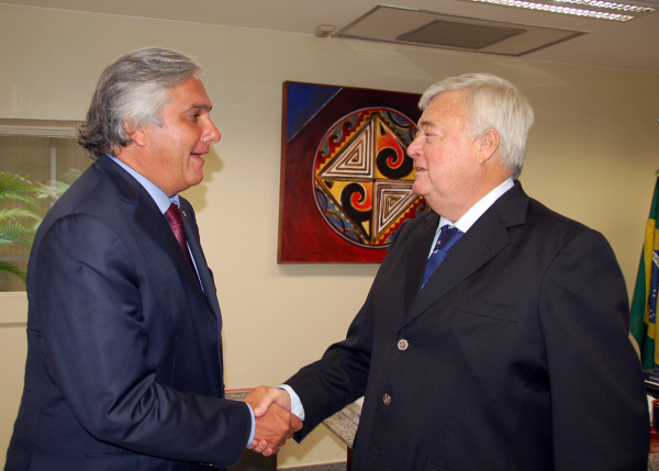 Delcídio e presidente da CBF discutem investimentos para a Copa