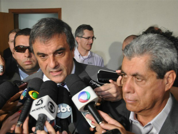 Ministro e governador de MS falam de soluções para impasse no campo. (Foto: Fabiano Arruda/G1 MS)