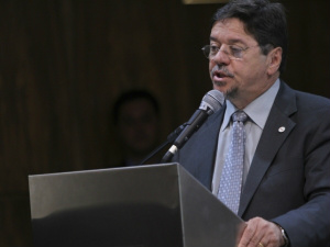 Funasa defende que gastos em saneamento sejam captados no orçamento da saúde Funasa defende que gastos em saneamento sejam captados no orçamento da saúde
