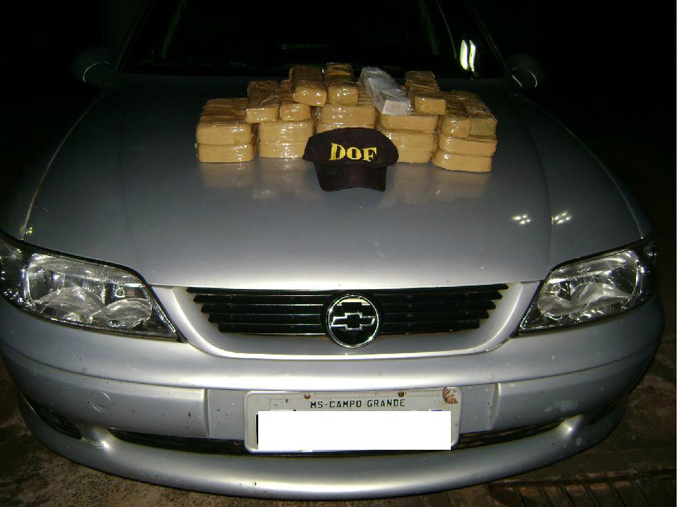 DOF cumpre mandado de prisão e apreende 20 tabletes de pasta base de cocaína