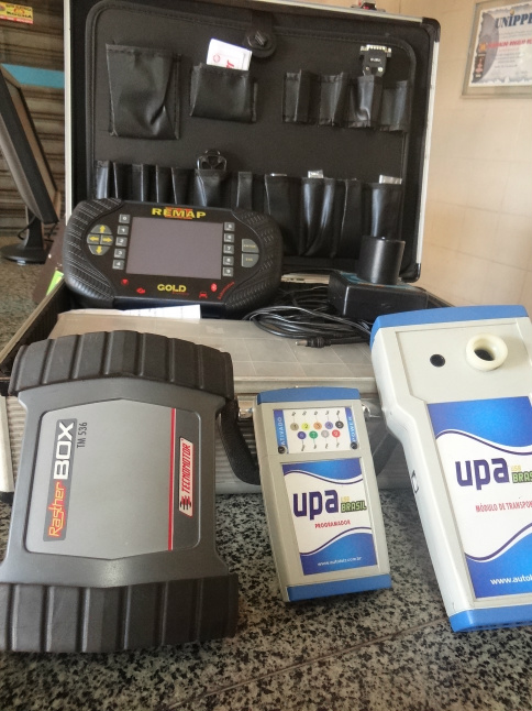 Auto Elétrica Rocha: 29 anos de competência e reconhecimento em Amambai Algumas das máquinas usadas na Auto Elétrica Rocha. / Foto: Moreira Produções