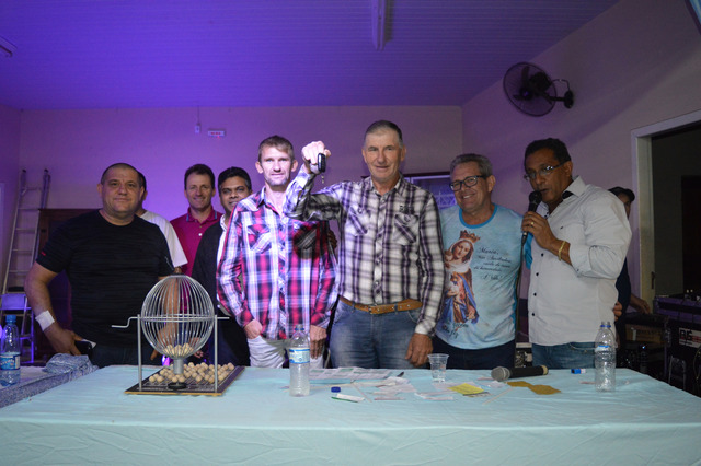 Show de prêmios da Paróquia Nossa Senhora Auxiliadora Celestino Varmeling foi o ganhador do Etios 0 KM / Foto: Moreira Produções