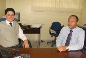 Amambai recebe mutirão da defensoria na Vila Limeira nessa sexta (31) Os defensores públicos, Dr. Marcelo Marinho e Dr. José Farias. Defensoria Itinerante atende a população da Vila Limeira nesta sexta.Foto: A Gazeta News