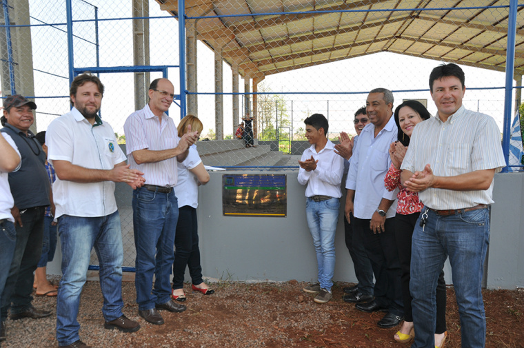 Autoridades e comunidade escolar participaram da inauguração, que marca o novo tempo da escola agrotécnica / Foto: Decom