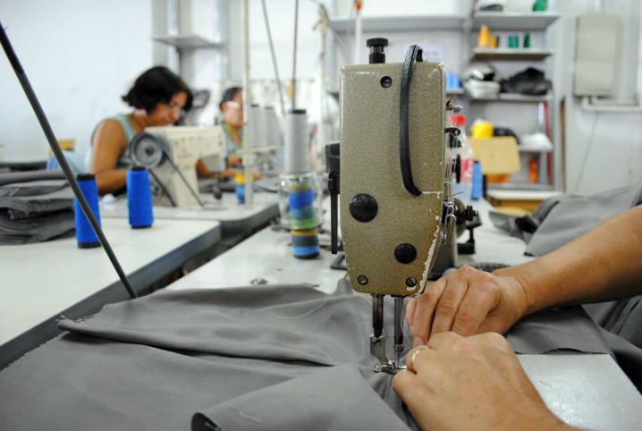 Micro e pequenas empresas movimentam R$ 10,78 bi nas compras públicas de 2015 Micro e pequenas empresas movimentam R$ 10,78 bi nas compras públicas de 2015