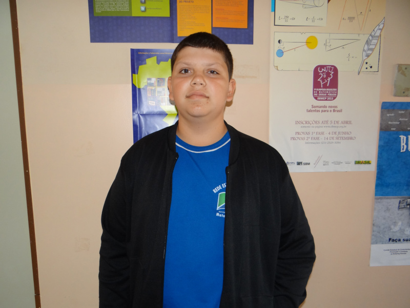 Escola de Amambai é destaque em Olimpíada de Matemática Brasileira – Obmep Aluno amambaiense do 8º ano da Escola Estadual Dom Aquino Corrêa Ricki Lemes Habegger ganhador de medalha de ouro nas Olimpíadas de Matemática.