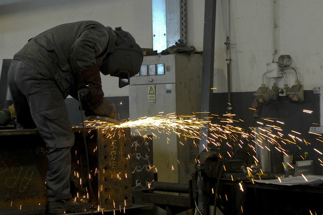 Setor metalúrgico cria quase 23 mil postos de trabalho em janeiro Setor metalúrgico cria quase 23 mil postos de trabalho em janeiro
