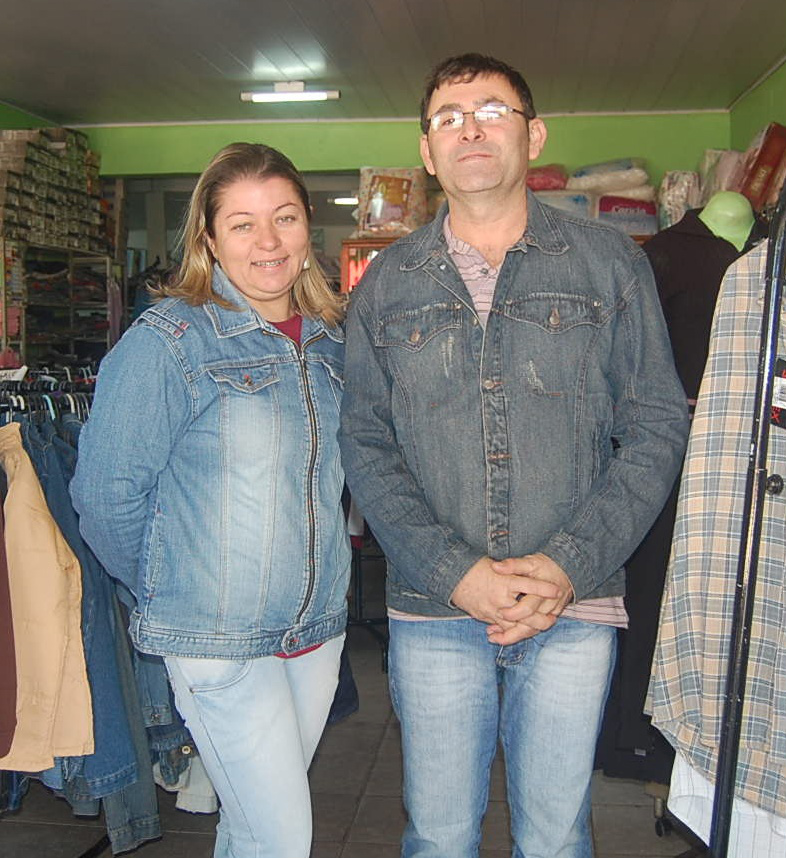 Proprietários da Sabino Confecções.