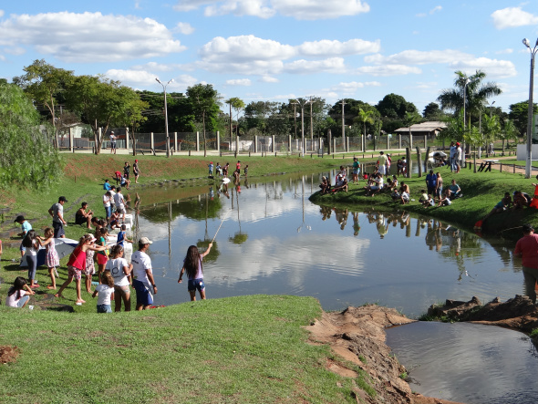 Vereador Brito cobra reparos no Parque da Cidade O local é bastante frequentado pela população, inclusive é palco do concurso de pescaria, realizado durante a Feira do Peixe. Foto: Moreira Produções