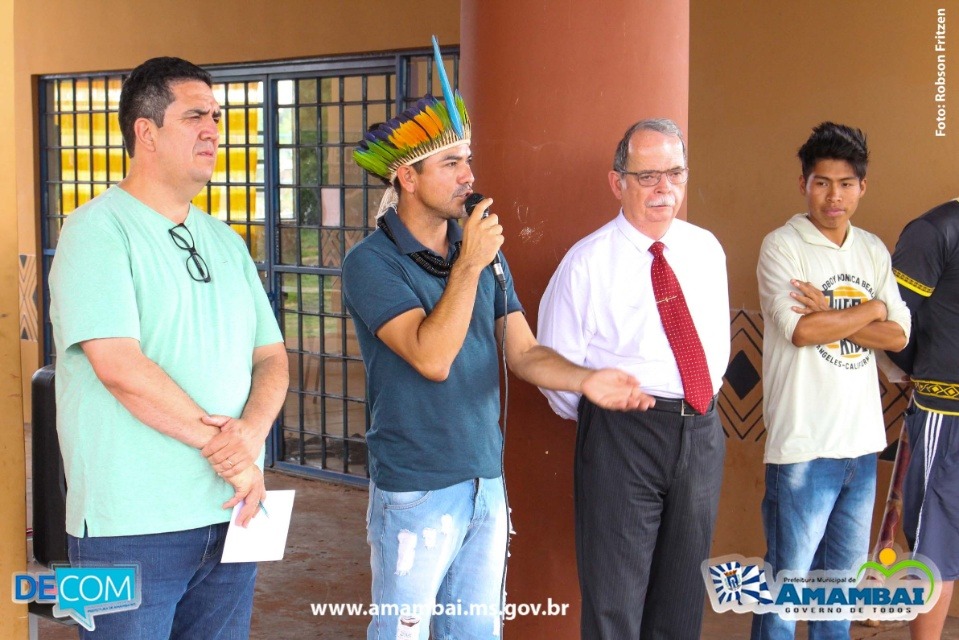 TRT doou materiais esportivos para projeto “Aldeia em Movimento” de Amambai Vereador Ismael Kaiowá ao lado do desembargador do Tribunal Regional do Trabalho, João de Deus Gomes de Souza / Foto: Decom