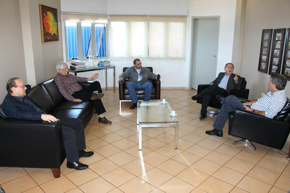  Antonio Nogueira, Sérgio Miranda e empresários reunidos com prefeito Murilo