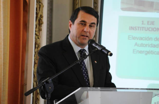 Presidente do Paraguai anuncia descoberta de petróleo no Norte do país