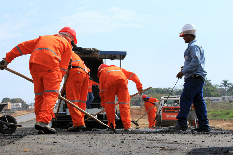 Obras e serviços da CCR MSVia na BR-163/MS continuam exigindo pare-e-siga