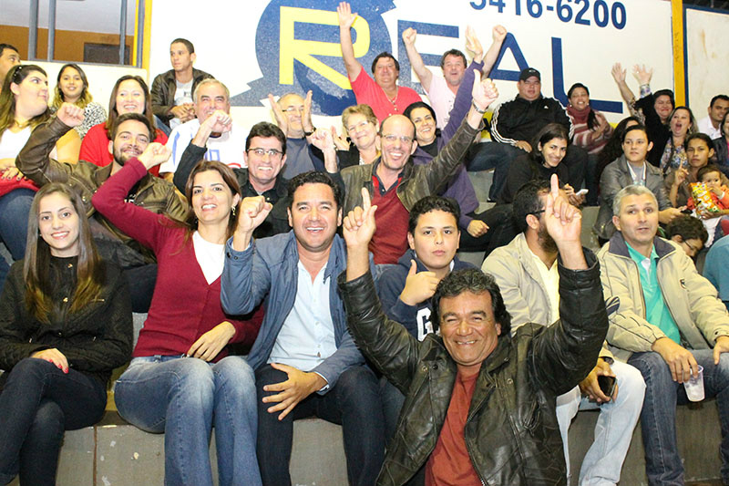 CAA/Santa Rosa de Amambai vence e segue para quartas de final A torcida amambaiense acompanha a equipe do CAA a cada partida / Foto: Assessoria