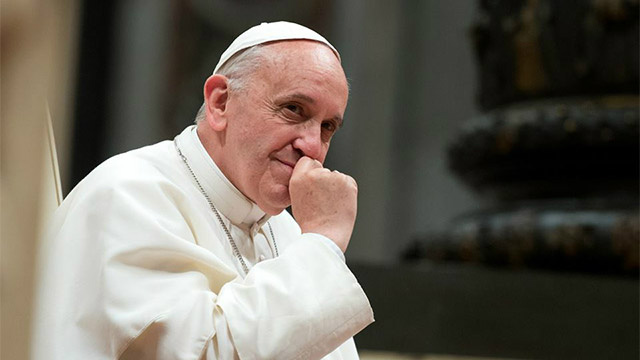 Papa diz que críticas de cardeais não tiram seu sono