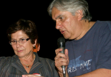 A 20 dias das eleições, Gilda do PT e Delcídio pedem votos na Capital A 20 dias das eleições, Gilda do PT e Delcídio pedem votos na Capital