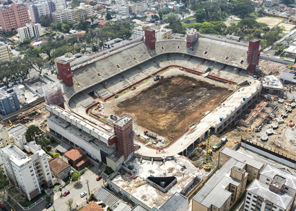 Após visita à Arena da Baixada, Fifa ameaça tirar Curitiba da Copa se obras não avançarem rápido