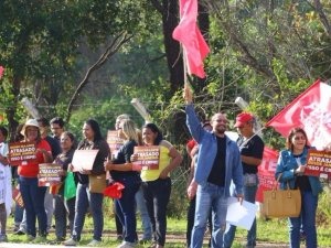 Professores no Parque dos Poderes. (Foto: André Bittar)