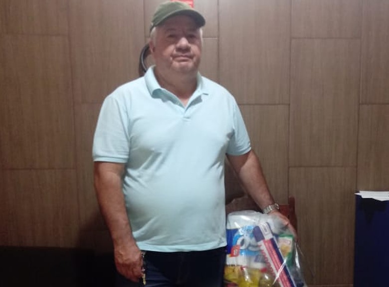Sisem de Amambai continua sorteando cestas básicas entre filiados Um dos ganhadores das cestas sorteadas em setembro / Foto: Sisem
