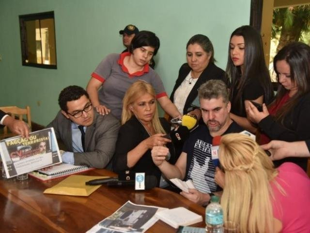 Narco brasileiro diz que recebia proteção de oficial da polícia paraguaia Marcelo Piloto durante entrevista coletiva nesta terça-feira, em Assunção (Foto: Última Hora)
