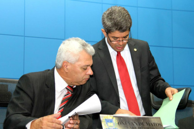 Deputados Cabo Almi (PT) e Professor Rinaldo (PSDB) durante a sessão ordinária / Foto: AL/MS