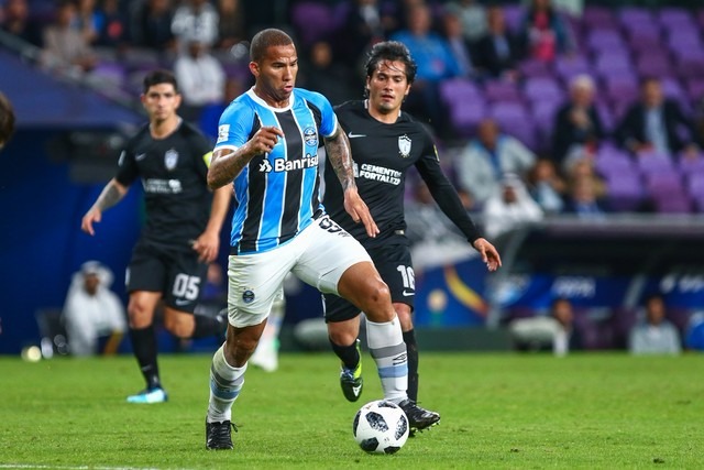 Jael evoluiu no fim do ano, o que não deve ser suficiente para seguir no Grêmio - Foto: Lucas Uebel/Grêmio/Divulgação
