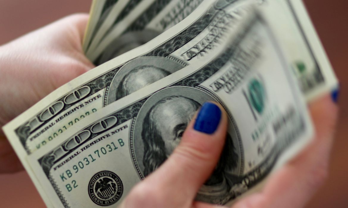 Dólar cai para R$ 5,59 com ata do Copom Foto: Agência Brasil