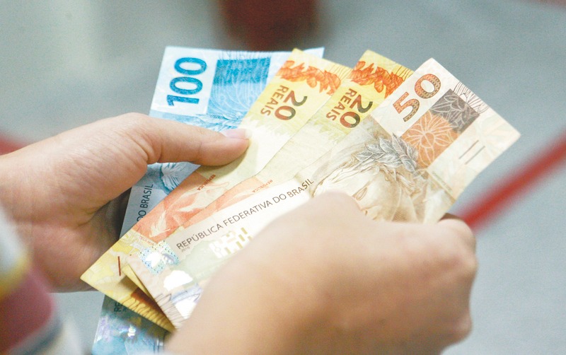 Salário mínimo de R$ 954 entra em vigor O cálculo do salário mínimo é definido em leiMarcello Casal Jr/Agência Brasil