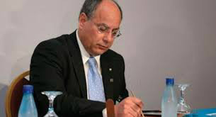 Justiça bloqueia R$ 3 milhões em conta de ex-diretor da Petrobras