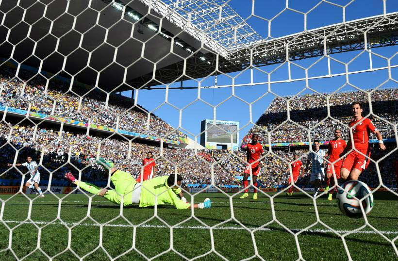 Com muito equilíbrio e emoção, estão definidas as oito melhores seleções da Copa A Argentina venceu a Suíça com um gol no fim do segundo tempo da prorrogação