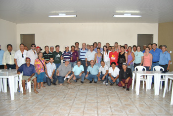 Grupo de oposição política faz reunião para discutir eleições Lideranças políticas reunidas durante encontroFoto: Moreira Produções