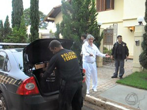 PF cumpre mandados de busca na casa do médicoAdalberto Siufi (Foto: Reprodução/TV Morena)