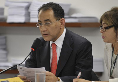 Lentidão da Justiça emperra Ficha Limpa João Paulo Cunha desistiu da candidatura a prefeito de Osasco após ser condenado pelo STF (Foto: Agência Brasil)