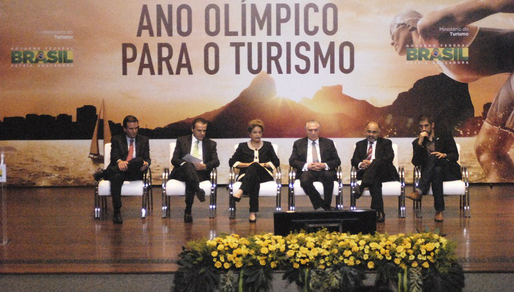 Henrique Alves (segundo à esq.) e Dilma Rousseff  destacaram importância dos Jogos. Crédito: Gustavo Messina