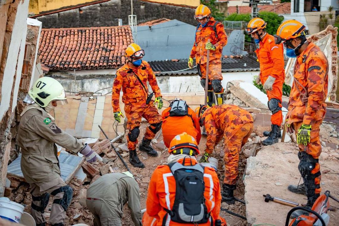 Bombeiros confirmam sétima morte em desabamento em Fortaleza Divulgação Secretaria da Segurança Pública e Defesa Social do Ceará