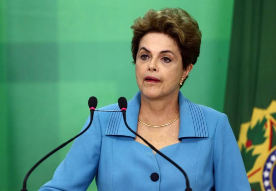Dilma diz que está do lado certo da história Dilma diz que está do lado certo da história