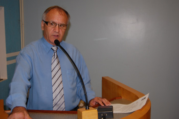 Robertino Dias defende moradores das vilas Jardim Panorama e Orlando Viol Vereador Robertino cobra melhorias para as famílias das vilas J. Panorama e Orlando Viol. Foto: Moreira Produções