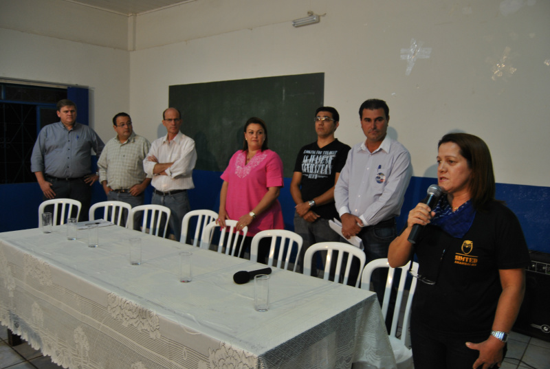 Candidatos respondem perguntas sobre Educação em Amambai